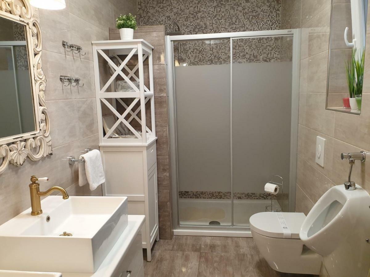 Diamond Palace Varaždin Esterno foto